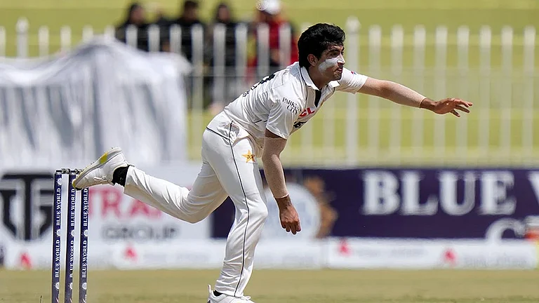 Pakistan vs Bangladesh 1st Test, 3rd Day: Pakistan's Naseem Shah bowls against Bangladesh - | Photo: AP/Anjum Naveed